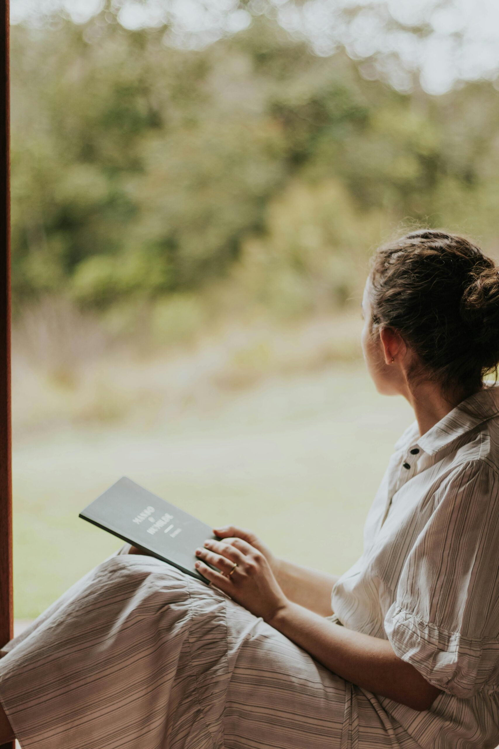 Ansiedade Feminina: Pare de Se Preocupar e Comece a Viver – O Segredo de Filipenses 4:6-7 para a Paz Real