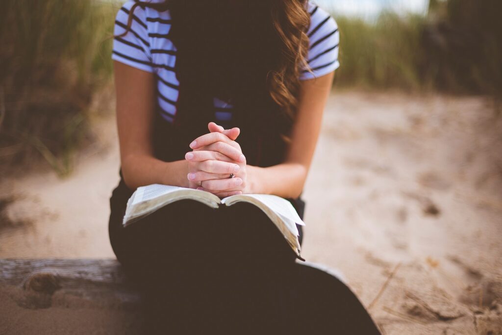 Ansiedade Feminina: Pare de Se Preocupar e Comece a Viver - O Segredo de Filipenses 4:6-7 para a Paz Real